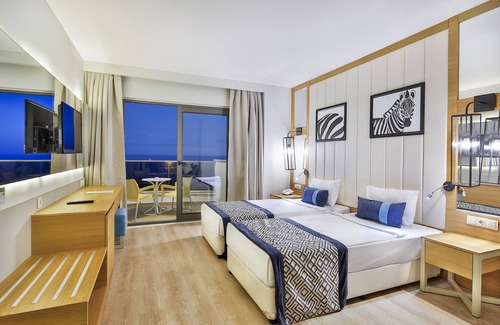 Cenger Hotel | Calido Maris Hotel