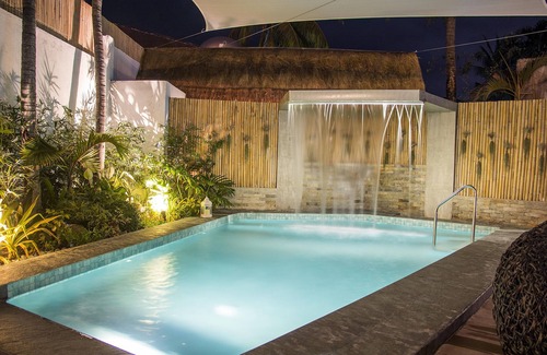 Pansol House | California Beach Villa2