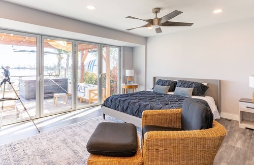 Novato Villa | California Dreaming- Beach Front Villa, SF-Napa wine country.