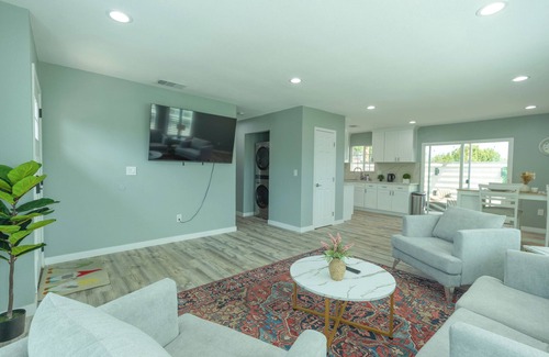 City Heights House | California Dreaming’s House/Beautiful Private Backyard in fabulous San Diego