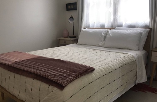 Atwater Village Cottage | California Style and Comfort
