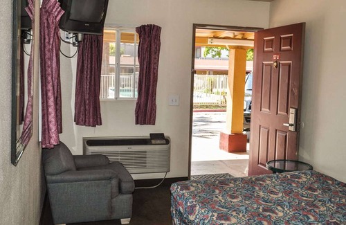 Calexico Hotel | California Suites Motel