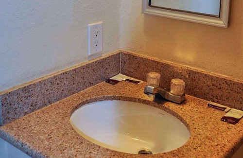 Calexico Hotel | California Suites Motel