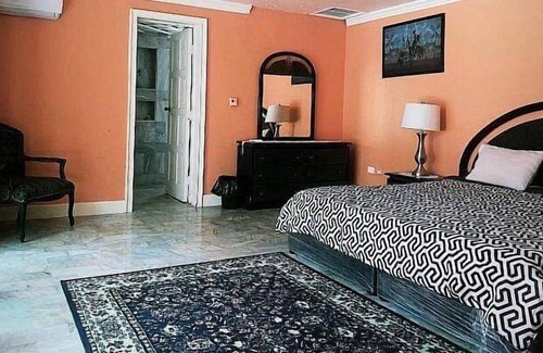 Colonia Centro House | Calle Dr Adolfo Rosado Salas 164