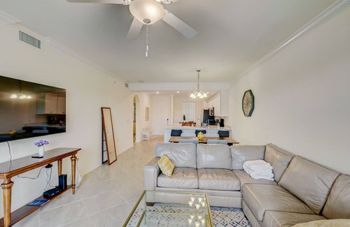Lakewood Ranch Condo | Calling all snowbirds! Gorgeous 2bd/2ba condo in exclusive golf community
