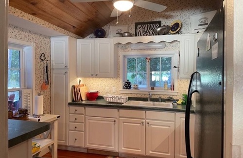 Pickerel House | Calm Bay Cottage