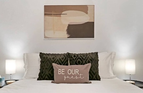 Arlington Heights Apartment | Calm & Cozy 1-Bedroom Apartment