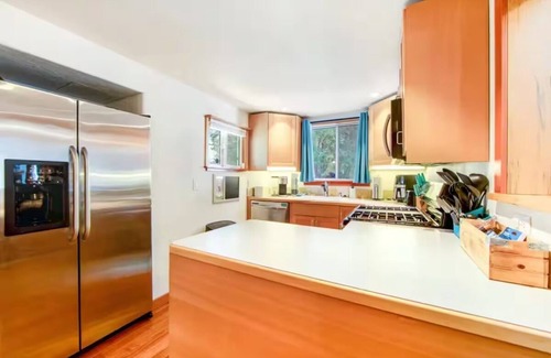 Cedar Glen Cabin | Calm & Cozy 3BR cabin w/AC+WiFi+Parking+BBQ