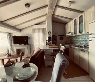 Kastoria Apartment | Calm Lake Balcony