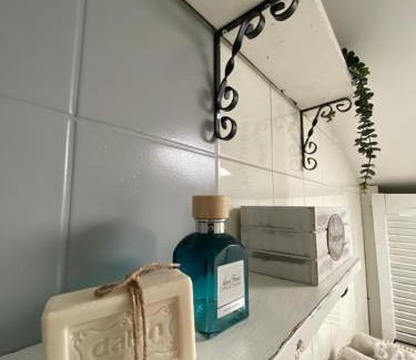 Kastoria Apartment | Calm Lake Balcony