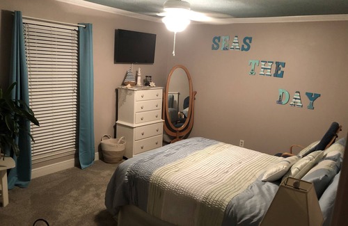 Northwest Pensacola House | “Calm Seas” Private bedroom, Private Bathroom, pool, and nearby beaches