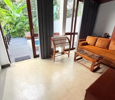Hikkaduwa Ski Chalet | Calm Side Villa Hikkaduwa