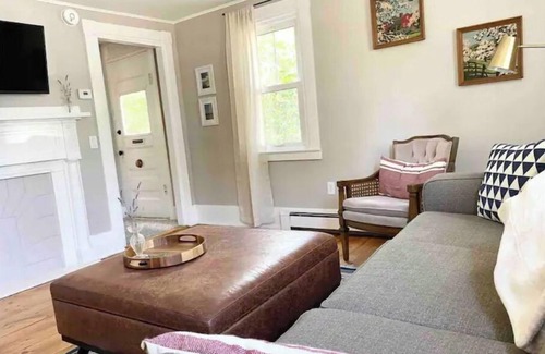 Kennebunk House | Calm Townhouse Close to Town & Beaches