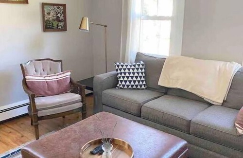Kennebunk House | Calm Townhouse Close to Town & Beaches