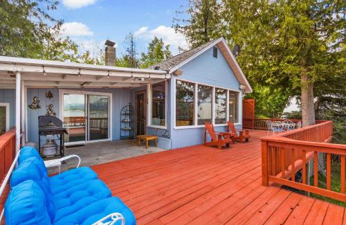 Sandpoint House | Calm Waters Lakeside Cabin