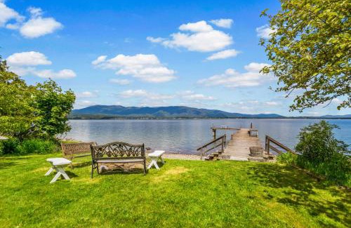 Sandpoint House | Calm Waters Lakeside Cabin