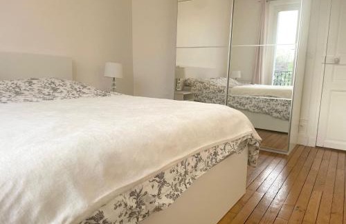 Champignol Apartment | CALME, EMPLACEMENT PARFAIT, 15 min PARIS