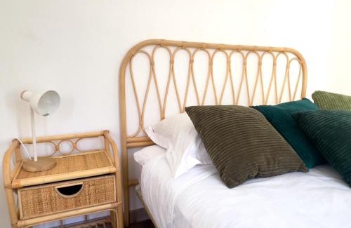 Le Cannet Apartment | Calme et centrale avec balcon ensoleillé