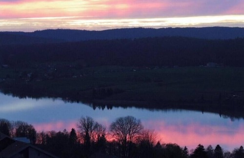 Montperreux Apartment | Calme vue sur le lac Rando, Activités Nautiques , Sport D'hiver, Gastronomie !
