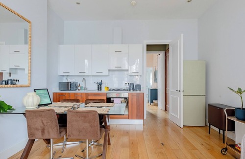 North Kensington Apartment | Calming 1BD Flat with Garden, Ladbroke Grove