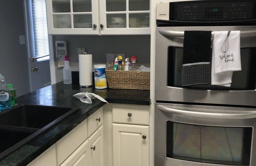 Savannah House | Calming 2800 sq ft pet friendly