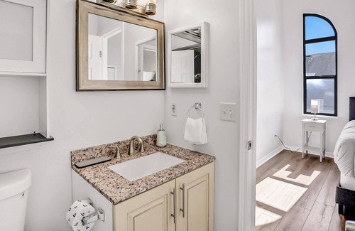 North Beach Condo | Calming dog-friendly with patio, pool, W/D, kitchen, & central AC - golf nearby