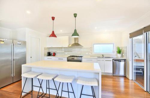 Callala Beach House | Calming Waters - Pet Friendly - Community Pool