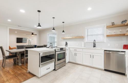 Arlington Heights House | Calmont Urban Farmhouse
