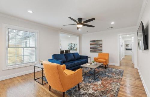 Arlington Heights House | Calmont Urban Farmhouse