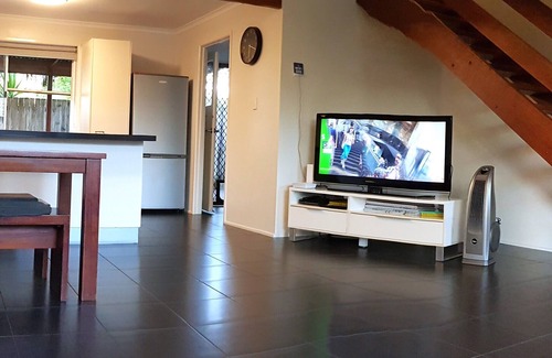 Caloundra House | Caloundra Beach Townhouse - Pet friendly.