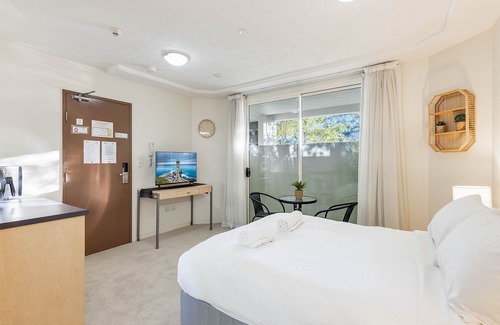 Battery Hill House | Caloundra Central Apartments Unit 2062 Battery Hill