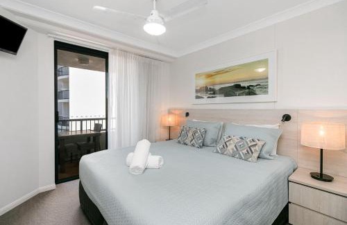 Coolangatta Apartment | Calypso Plaza Resort Unit 306