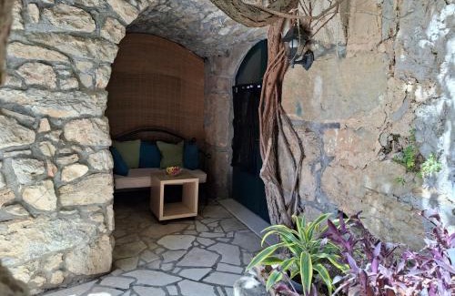 Mljet Apartment | Calypso's Cave the Apartment for Animal Lovers