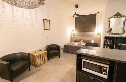 Vernazza Apartment | Camaella Luxury Studio