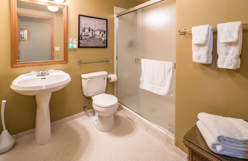 Camano Island Hotel | Camano Island Inn