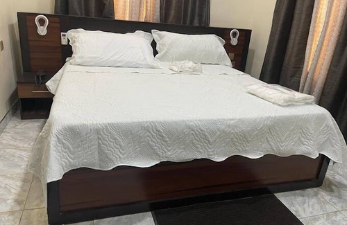 Abeokuta Hotel | Camas Hotel and Suites