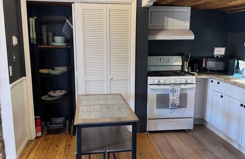 Marine Terrace Cottage | Cambria Cute Cottage with Private Deck