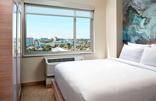 Anaheim Resort Hotel | Cambria Hotel & Suites Anaheim Resort Area