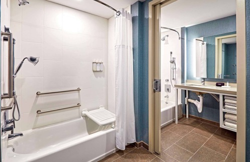 Anaheim Resort Hotel | Cambria Hotel & Suites Anaheim Resort Area