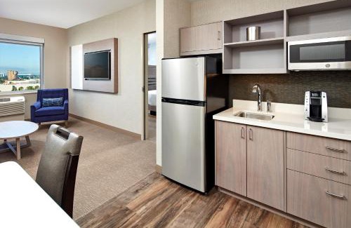 Anaheim Resort Hotel | Cambria Hotel & Suites Anaheim Resort Area