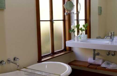 Nelson Bed & Breakfast | Cambria House