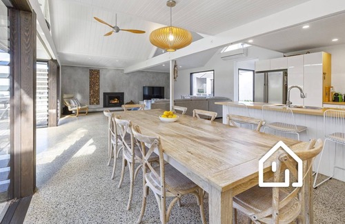 Sorrento House | Cambridge Gardens *1 NIGHT FREE* Luxury in Sorrento with Gas Heated Pool & Spa