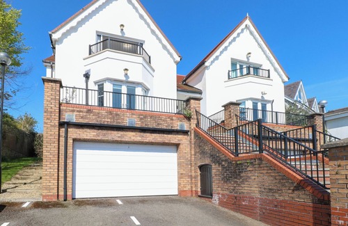 Tenby House | Cambrie