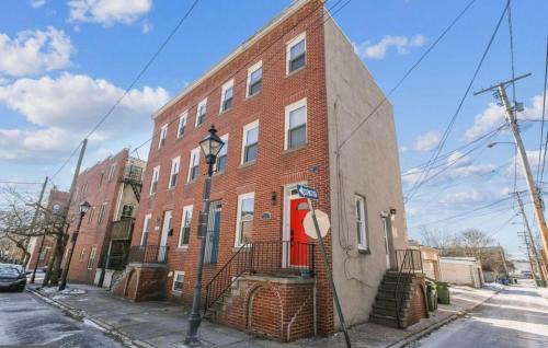 Downtown Baltimore House | Camden's Charm Walking Distance Stadium, Convention, Univ of MD Downtown