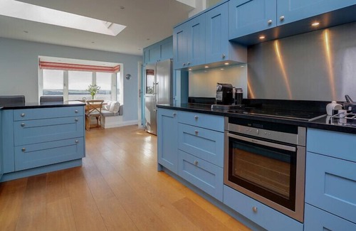 Rock Cottage | CAMEL POINT, family friendly, with pool in Rock