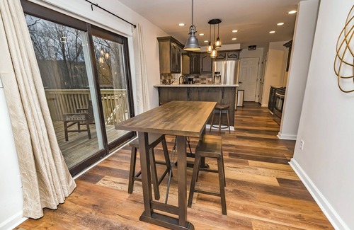 Cresco House | Camelback SKI,GOLF,Firepit,Hottub,Casino,Kalahari!
