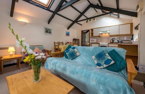 Rhyd-y-clafdy House | Camellia Cottage