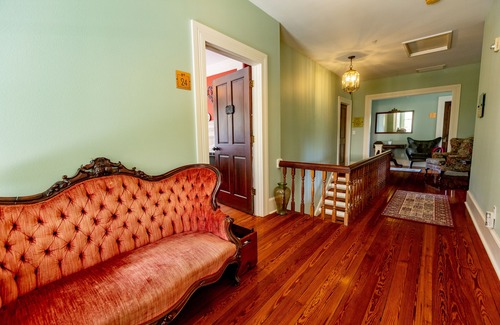Gainesville Bed & Breakfast | Camellia Rose Inn