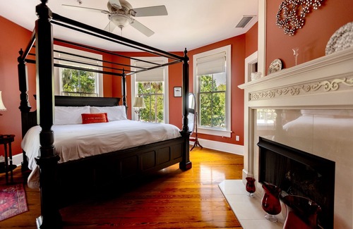 Gainesville Bed & Breakfast | Camellia Rose Inn