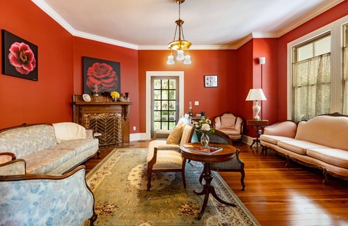 Gainesville Bed & Breakfast | Camellia Rose Inn